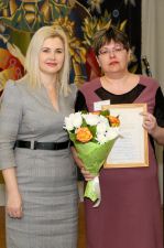 Вручение награды С.А.Соловьевой