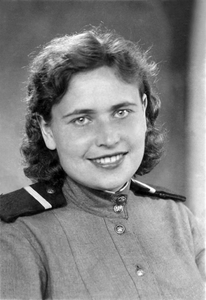 Гузынина Александра Леонтьевна  г. Познань, июнь 1945 г. .jpg