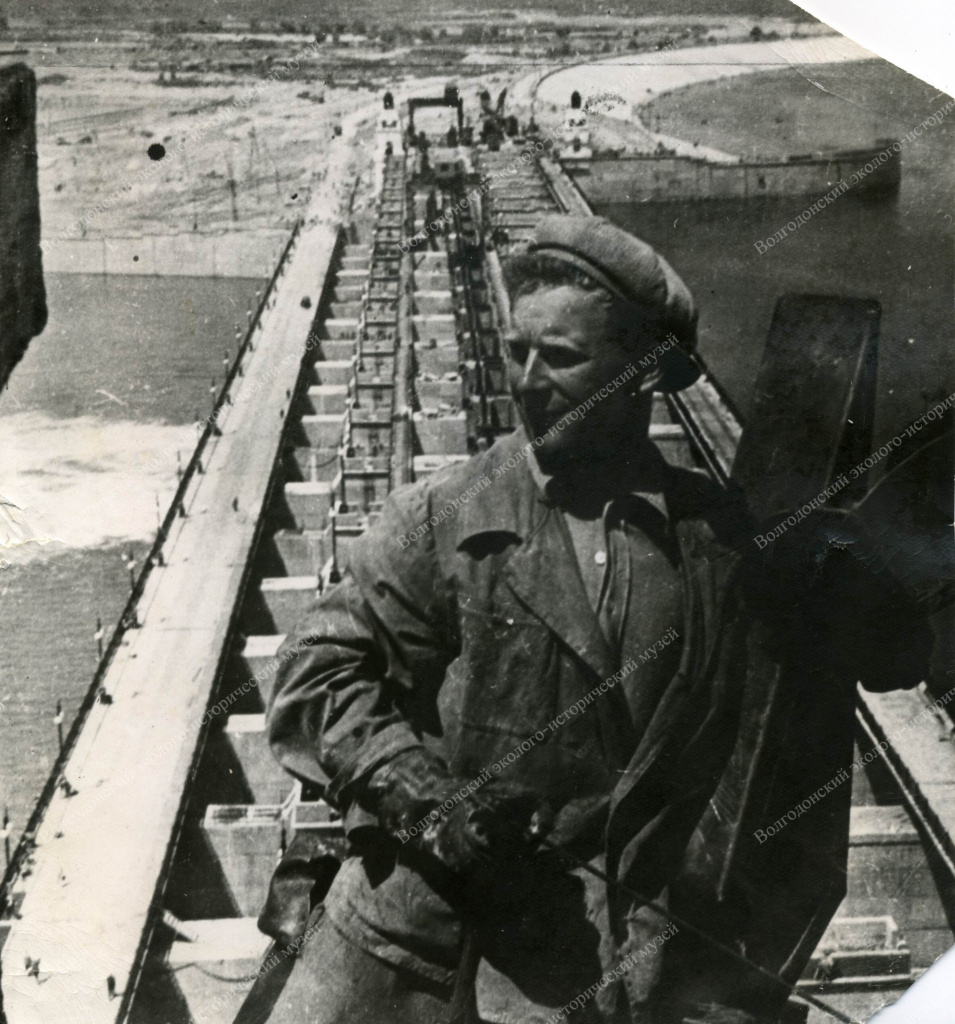 на строительстве Куйбышевской ГЭС 1957-1958 гг..jpg