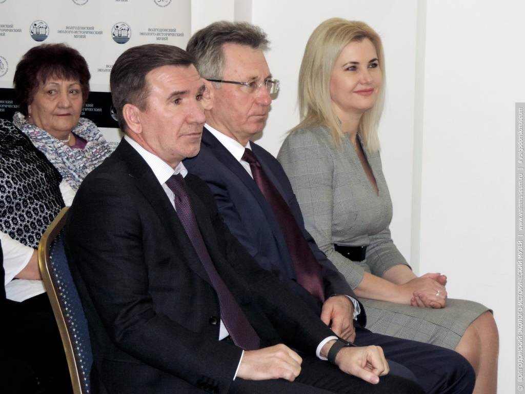 Почетные гости (слева направо) И.А. Гуськов, В.П. Мельников, А.А. Дмитриева